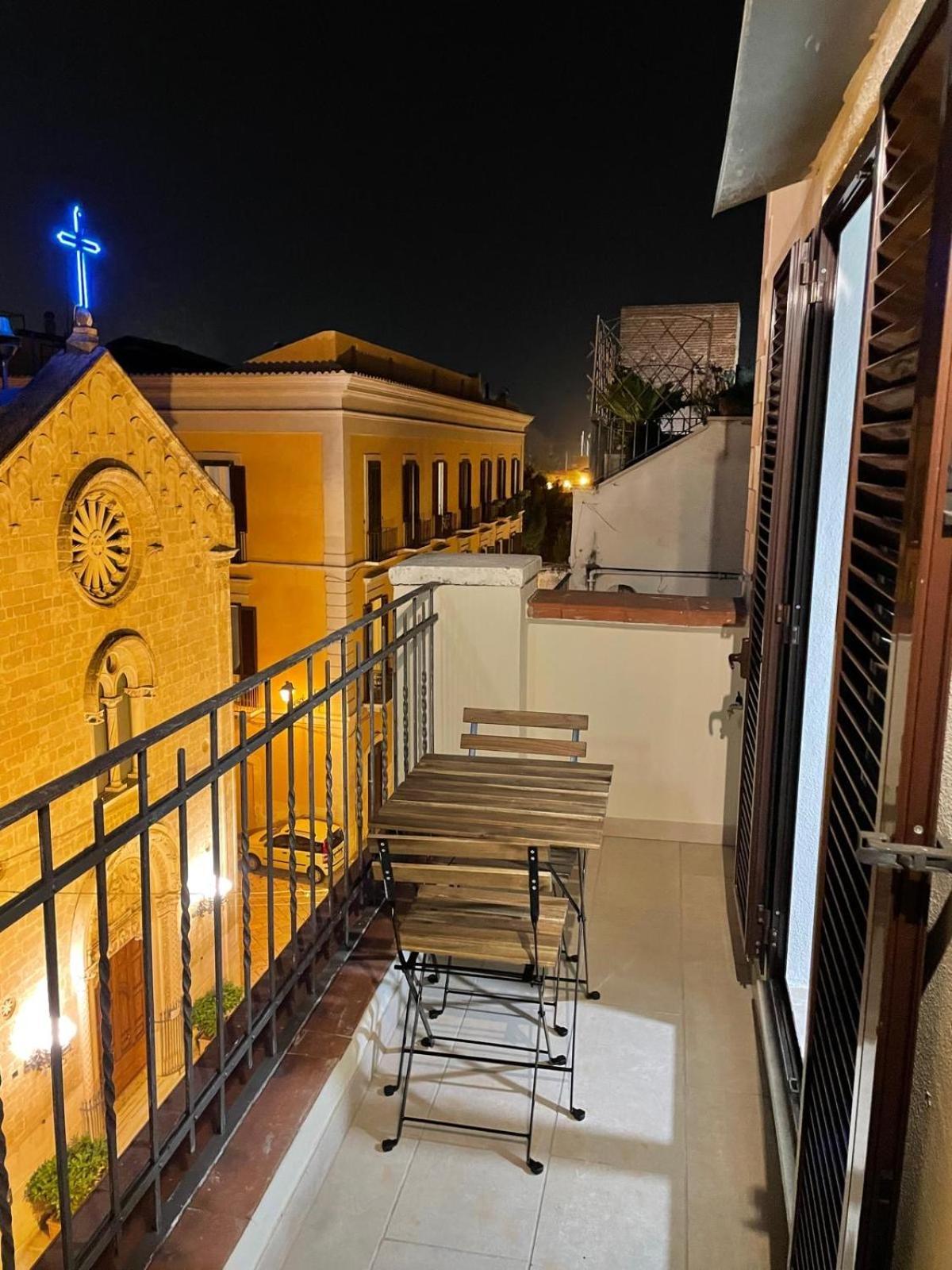 Casa Antonia - Terrace & Suites Bari Esterno foto